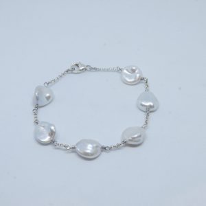 Bracelet en argent 925 millième avec 6 perles d'eau douce baroques blanc gris