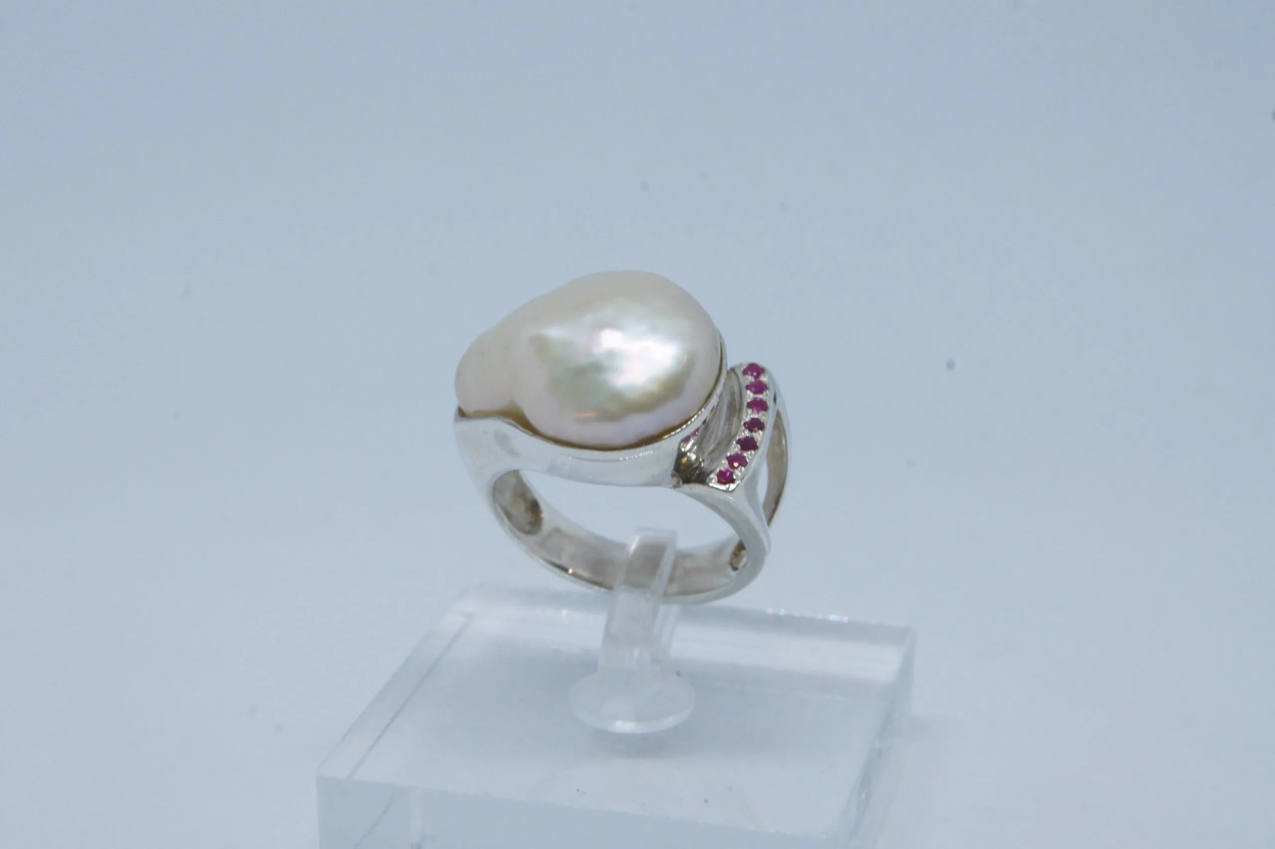 Bague argent perle Baroque et 7 rubis