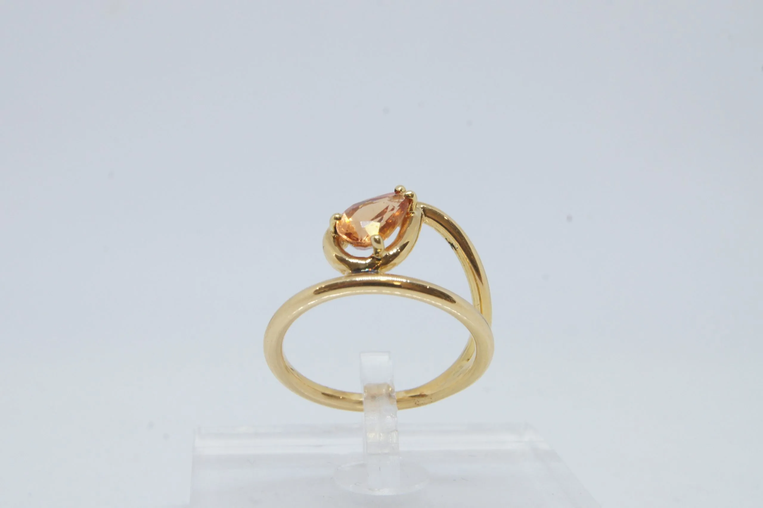 Bague or jaune 750 millième et grenat spessartite