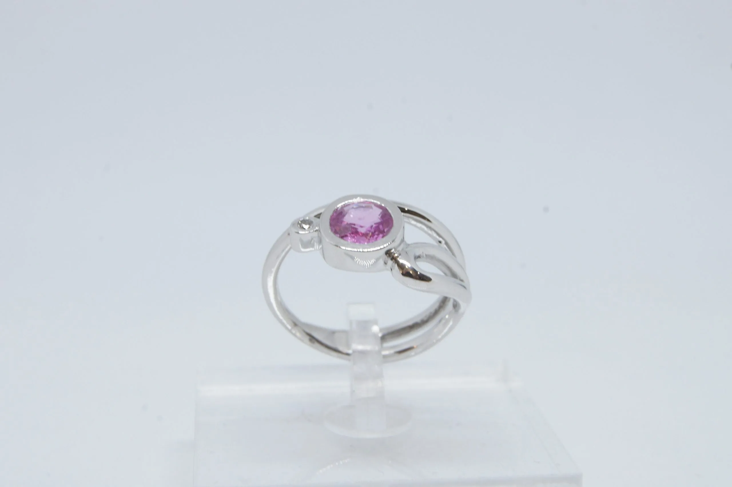 Bague or blanc saphir rose et diamant