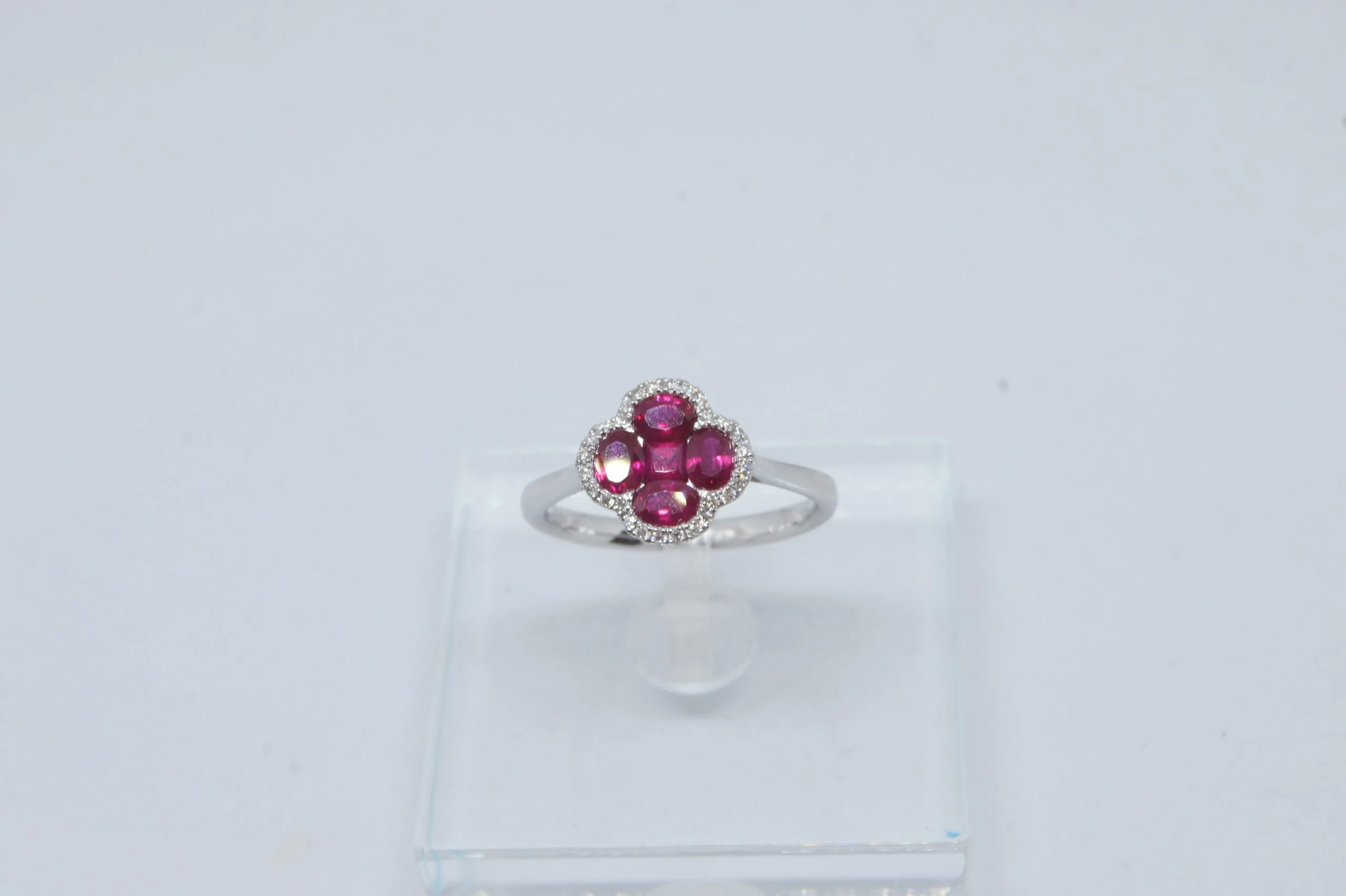 Bague or blanc Rubis et diamants