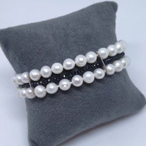 bracelet perles d'eau douce et spinelle